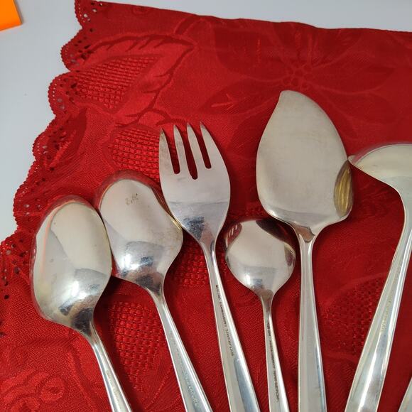 11X Serving Oneida Commun ENCHANTMENT GENTLE ROSE Spoons Ladle Fork Silverplate
